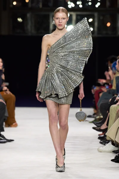 Look 32
